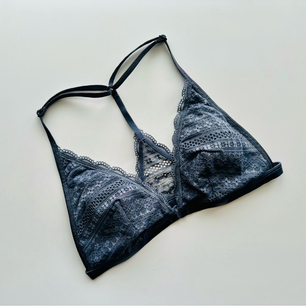 VICTORIA’S SECRET Lace Racerback Bralette